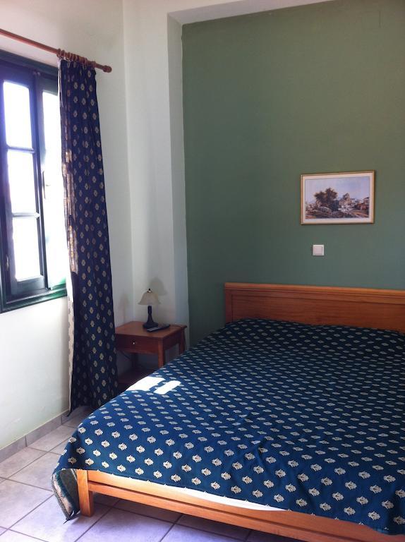 Zannikos Rooms Ermoupoli Habitación foto